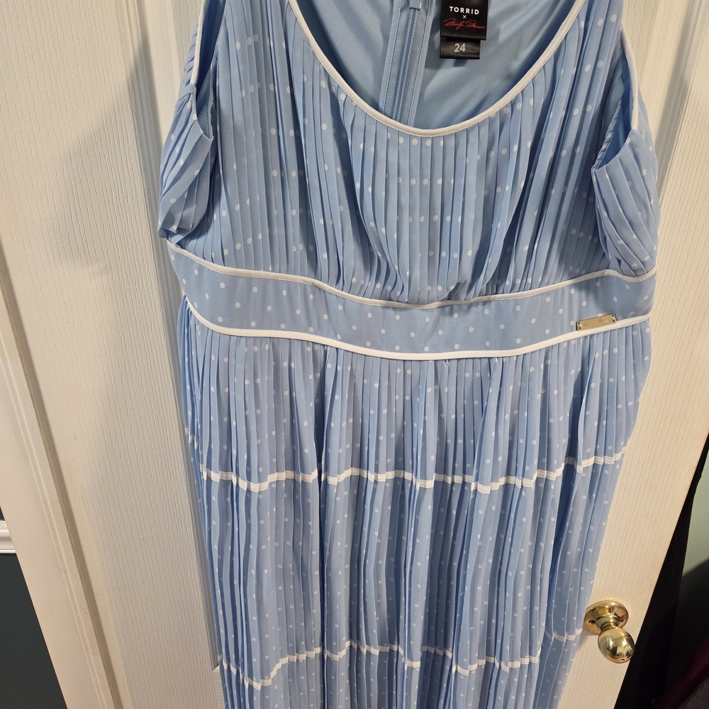 NWOT Torrid X Marilyn Monroe Pleated Tiered Dress- Size 24 (READ DESCRIPTION) - Picture 6 of 12